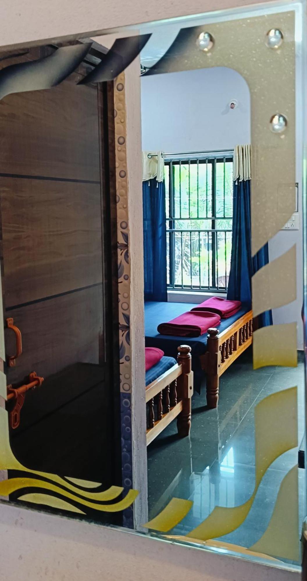 Parshuram Sea Shore Cafe And Rooms, Gokarna Homestay *